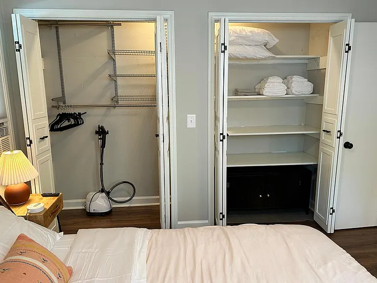 827 Daniels St — Photo 9