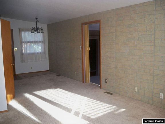 3rd image of 413 Fremont Ave