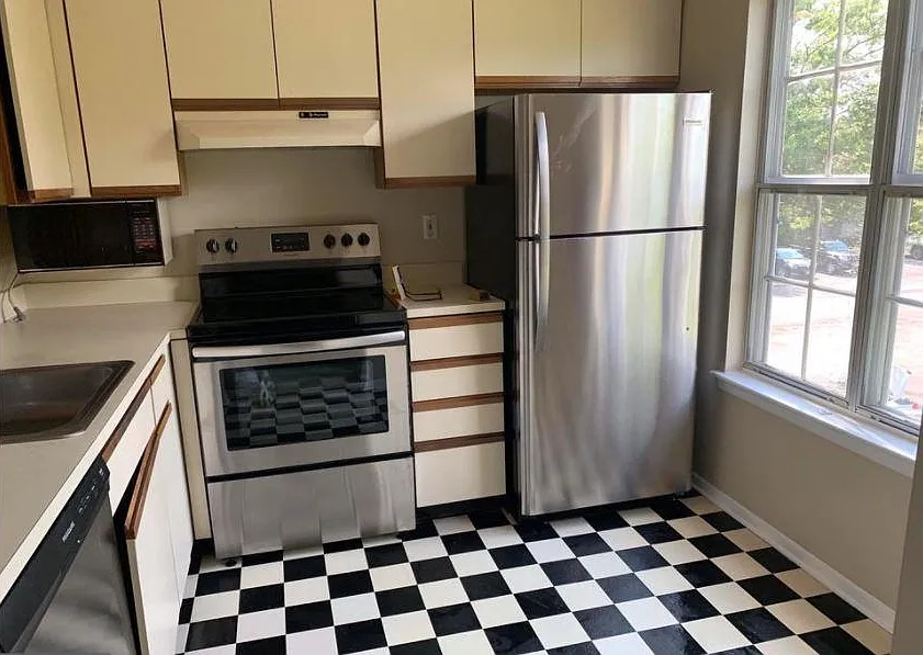 331B Delancey Pl — Photo 2