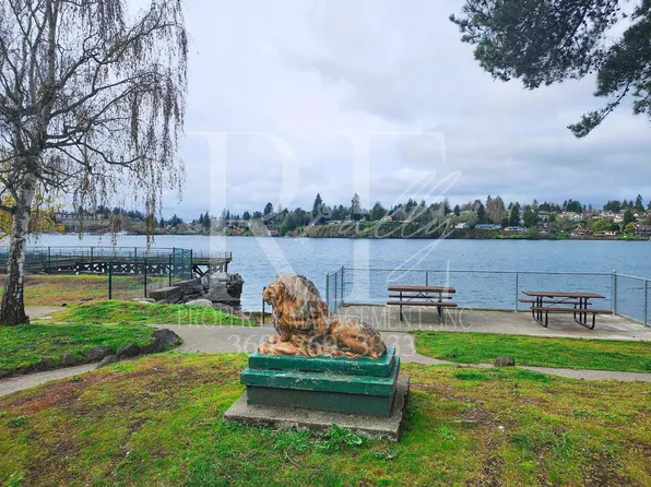 212 Elm St, Bremerton, WA 98310