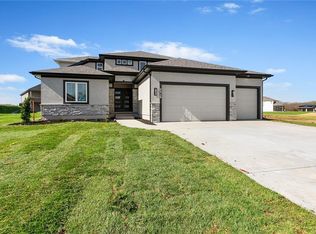 2029 SW Red Barn Ln, Lees Summit, MO 64082