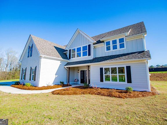 2nd image of 102 Red Oak Ln