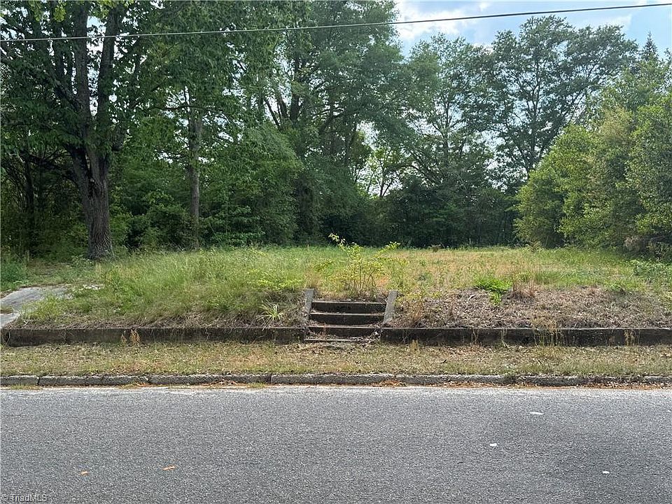 1st image of 215 Pine St