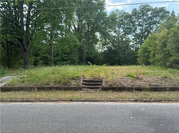 215 Pine St, Hamlet, NC 28345