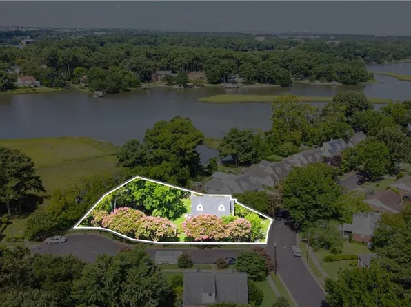 529 Roland Dr, Norfolk, VA 23509