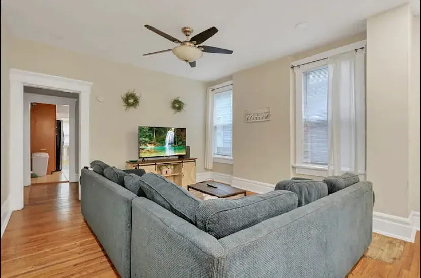 5 bed, 2.5 bath, 2688 sqft, $3,300 — Photo 3