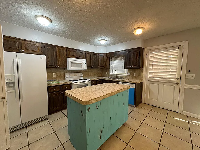 405 Bannerman Ct — Photo 8