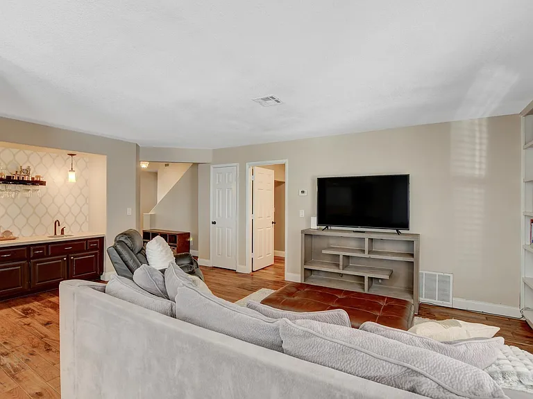 9205 Sandy Shores Dr — Photo 19