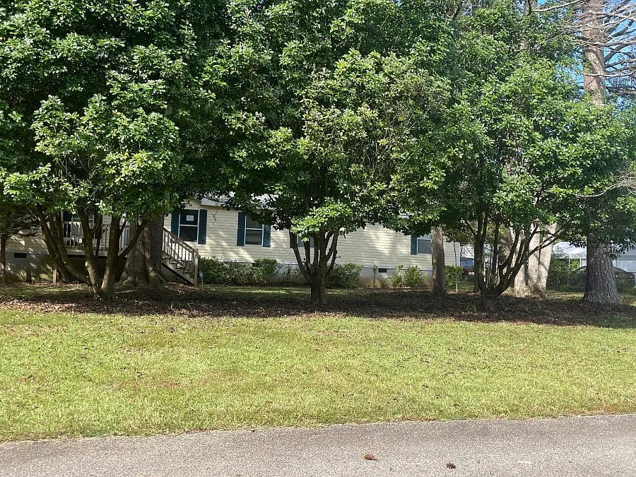 55 Village Pl photo 1