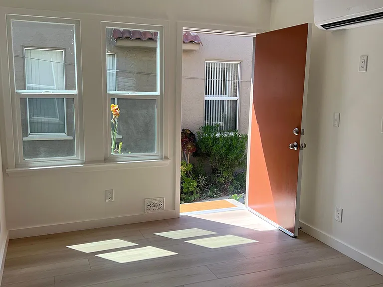 2151 Montana St #1/4 — Photo 3
