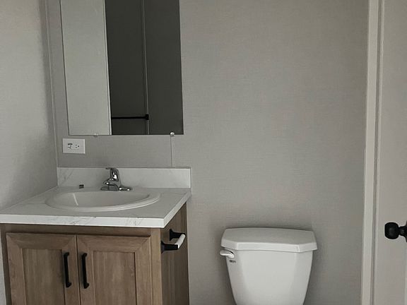 3rd image of 1146 E Park Dr #1146