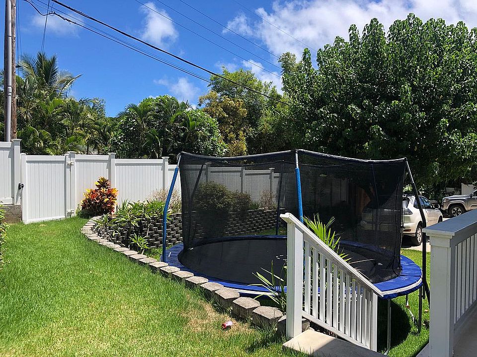  trampoline from former tenant no longer there