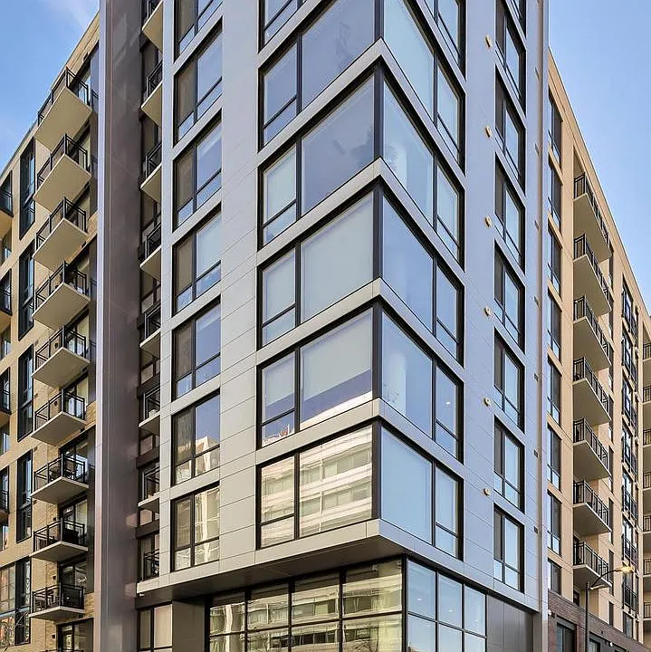 37 L St SE #202