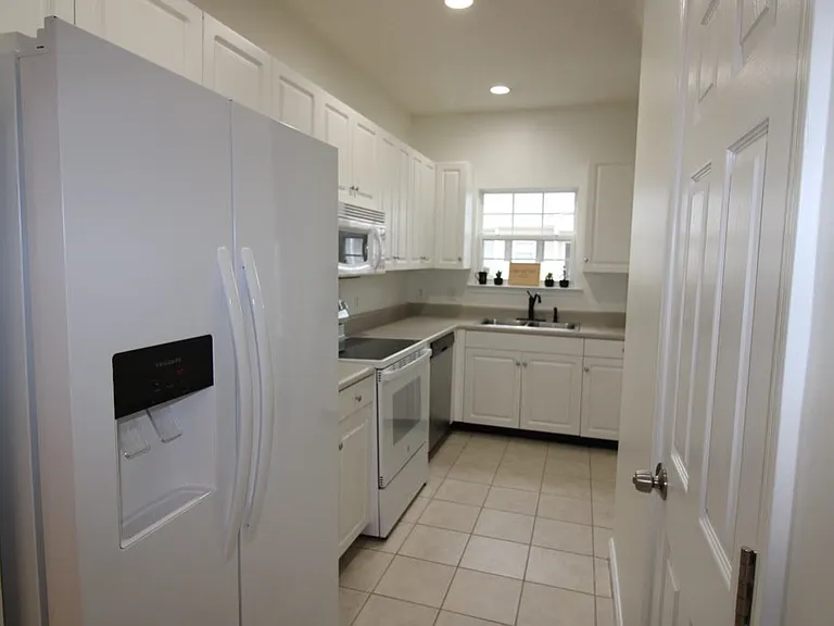 348 Moss Creek Ln — Photo 7