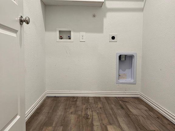 2nd image of 7104 Waterford Dr