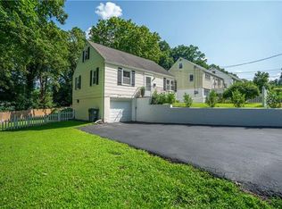 54 S Washington Ave, Hartsdale, NY 10530