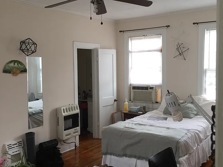 205 E State St #1D — Photo 2