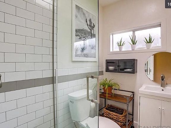 3rd image of 6209 Amber Lake Ave #1