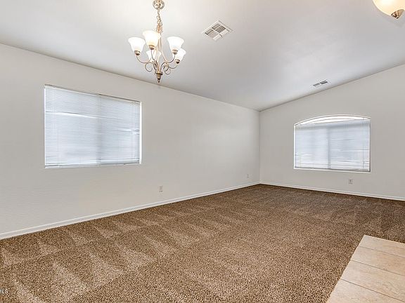 4th image of 813 E Wolf Hollow Dr
