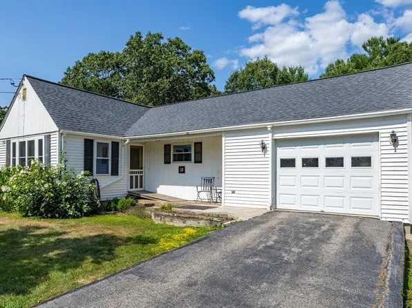 38 Concord Rd, Westford, MA 01886