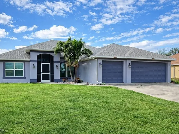 1426 NE 5th Place Cpe, Coral, FL 33909