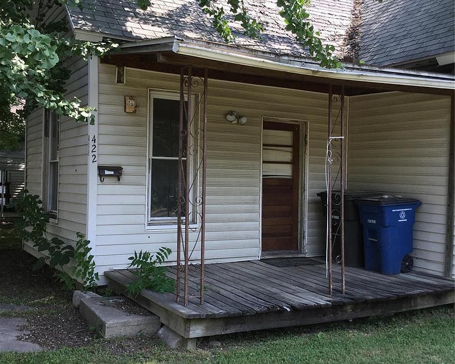 1st image of 422 S Elm St
