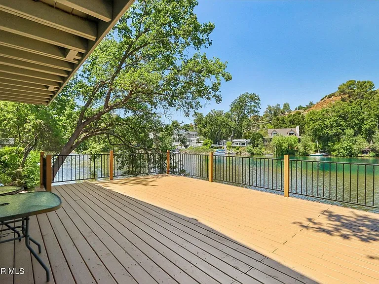 29311 S Lakeshore Dr — Photo 2