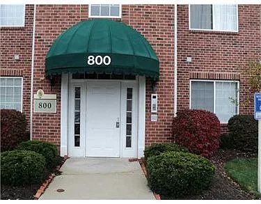 800 Hidden Ridge Ct APT 103 photo 1