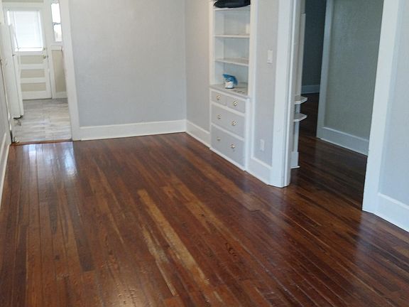 3rd image of 1016 Granville Ct N #L