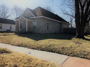 1227 W Walnut St, Nevada, MO 64772