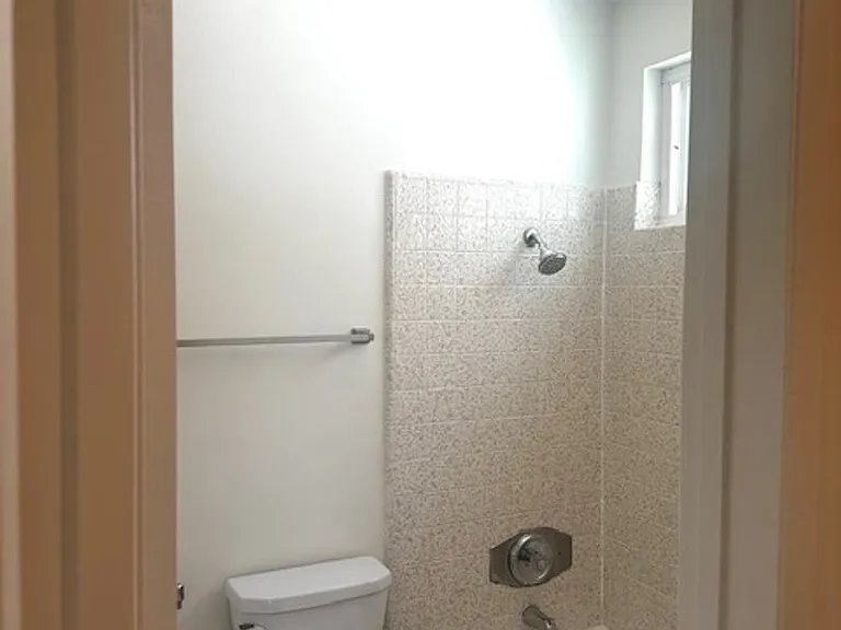 138 S Bryn Mawr St #6 — Photo 9