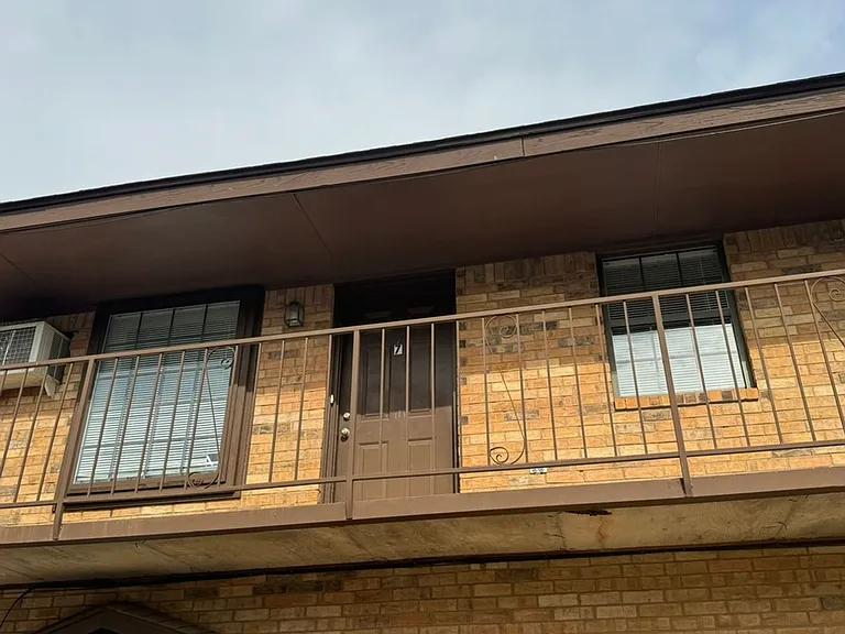 301 E Kee St — Photo 8