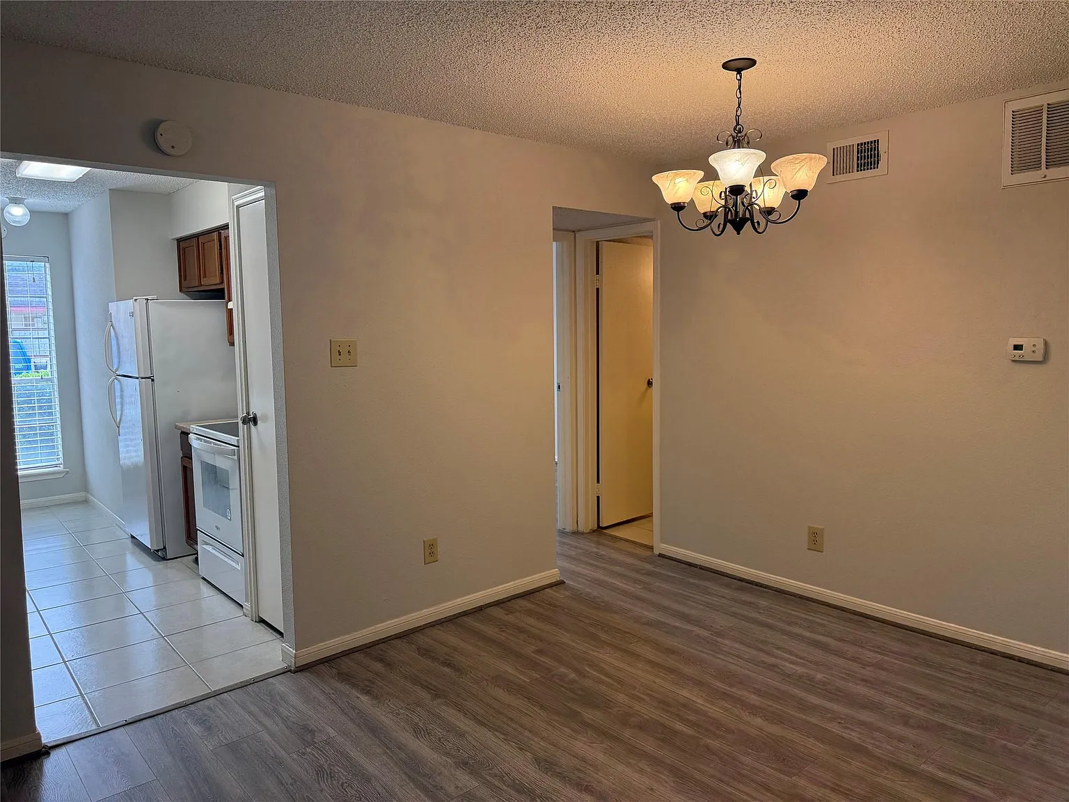 2 bed, 2.0 bath, 1140 sqft, $1,375 — Photo 4