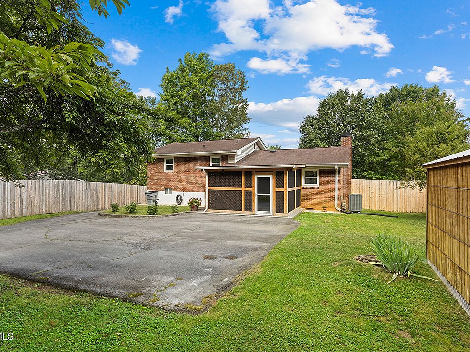 10th image of 441 Merriwood Dr