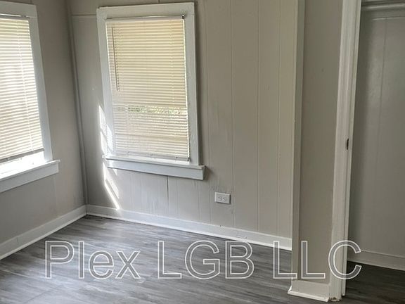 2nd image of 217 Thomas St