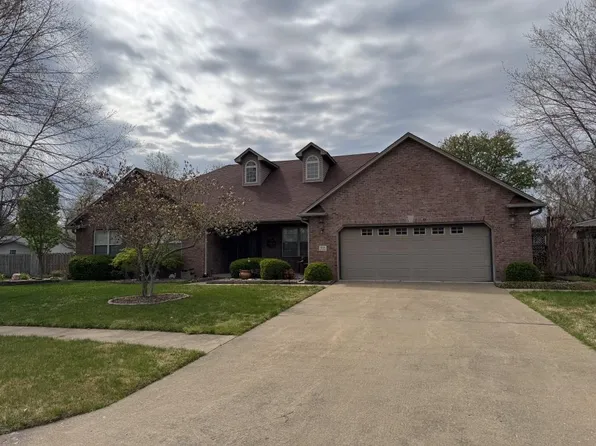 911 Bucklin Cir, Sikeston, MO 63801