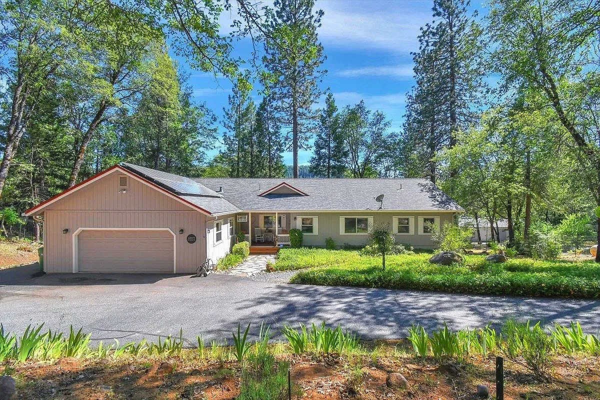 18577 Pebble Pl photo 1