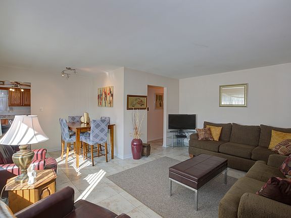 5th image of 1363 Balmoral Ave