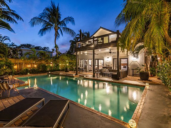 3rd image of 1708 Laird St