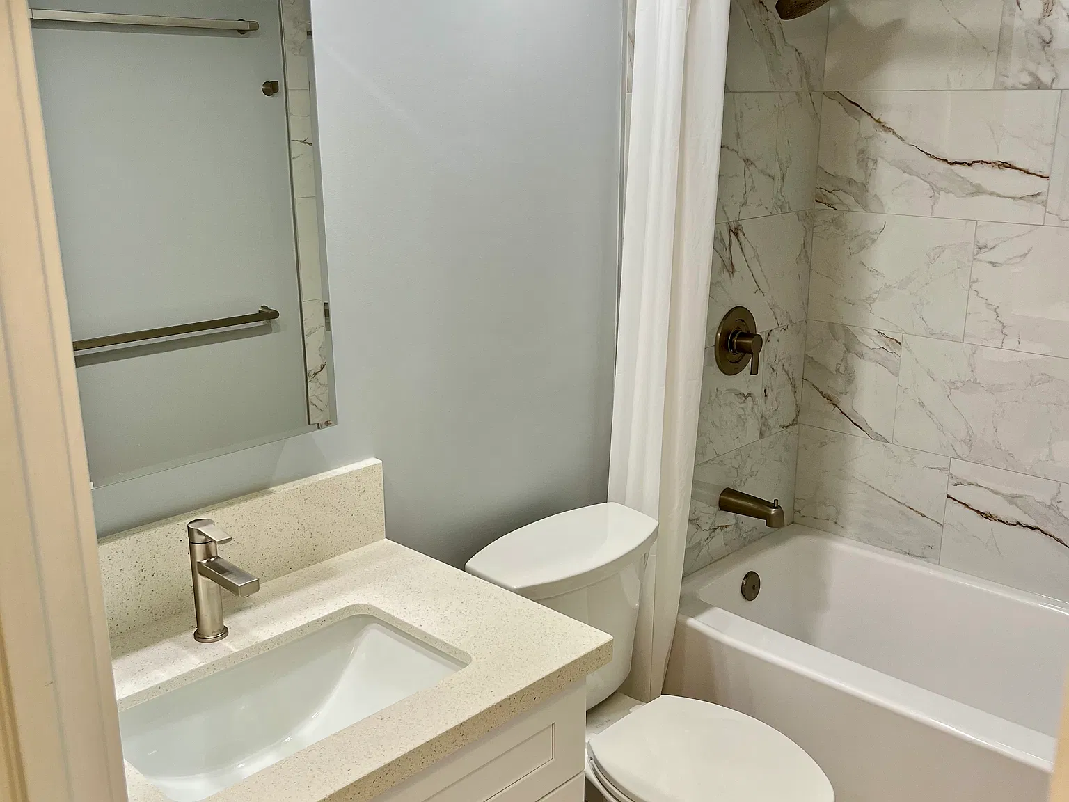 1 bed, 390 sqft, $2,450 — Photo 4