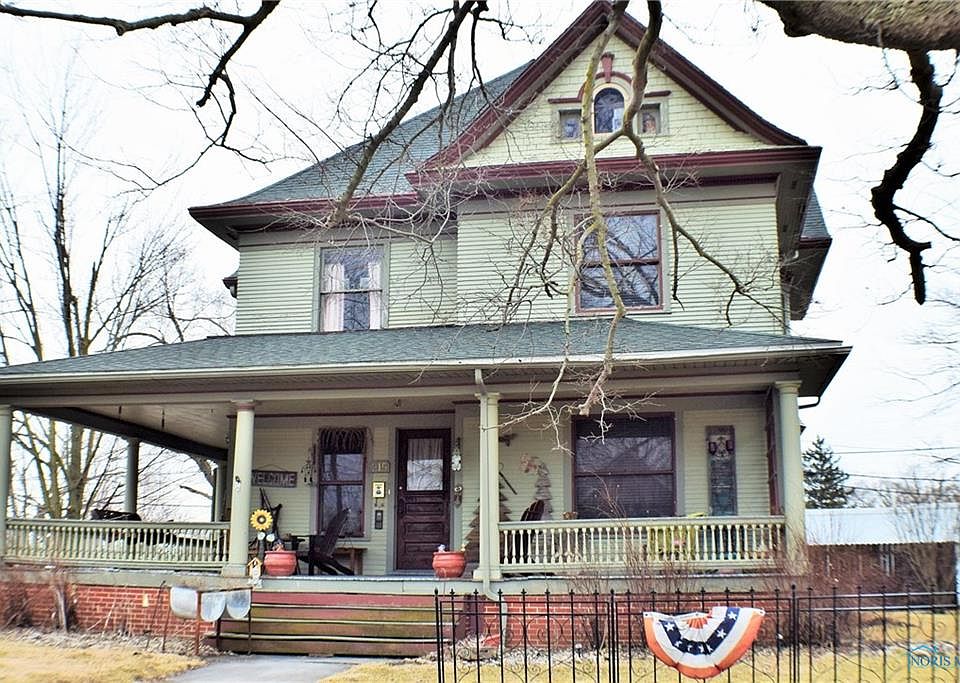 1st image of 215 E 1st St