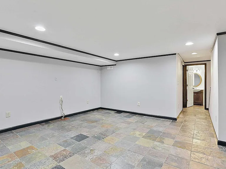 7008 Sherwood Rd #36 — Photo 34