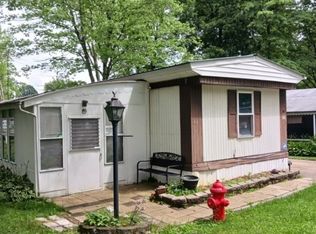 23 Manor Dr, Brookfield, OH 44403