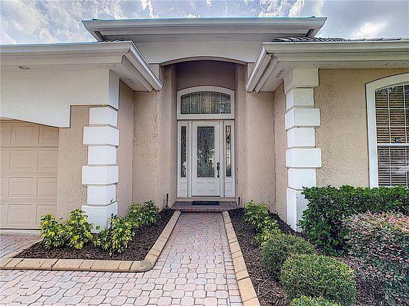 2nd image of 10530 Holly Crest Dr
