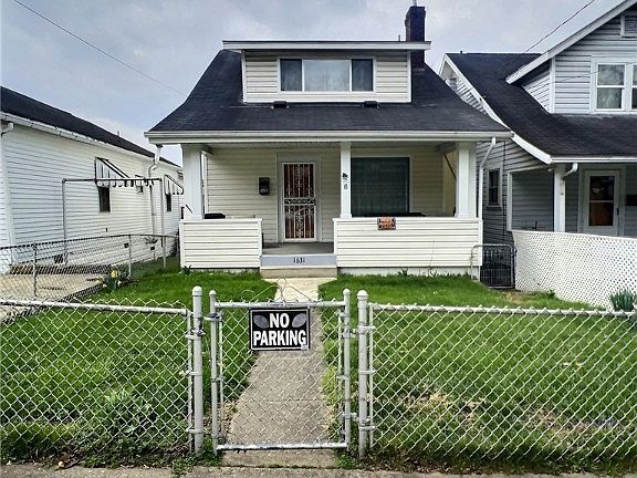 2nd image of 1631 Clay Ave