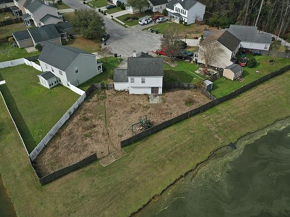 3rd image of 126 Walnut Creek Rd