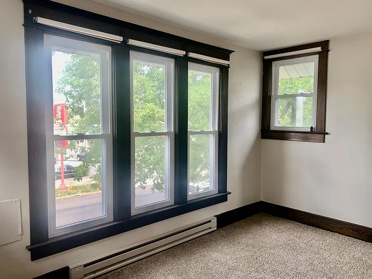 251 E Main St — Photo 20