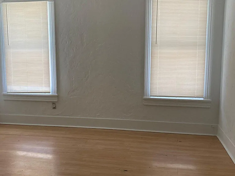 136 King St #B — Photo 12