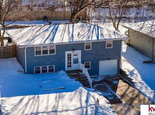 8209 Walnut Ln, Ralston, NE 68127