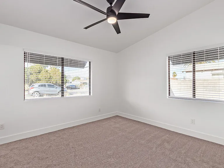 2817 N 29th Pl — Photo 20